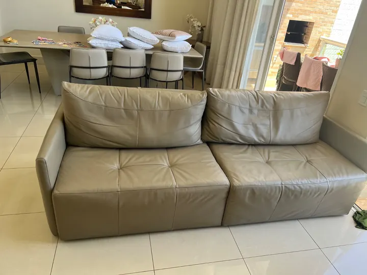 Sofá de couro depois da limpeza, Setor Bueno