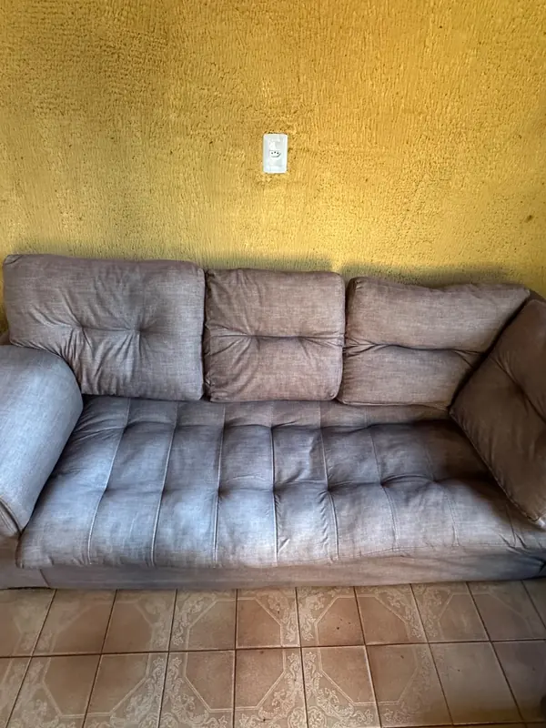 Assento de sofá cinza depois da limpeza, Jardim Paraíso, Aparecida de Goiânia