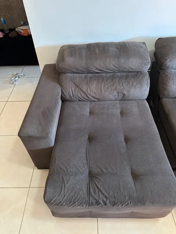 Chaise de sofá marrom depois da limpeza, Jardim das Cascatas, Aparecida de Goiânia