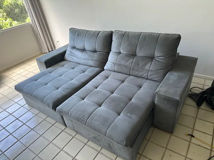 Limpeza de sofá na Asa Norte, antes