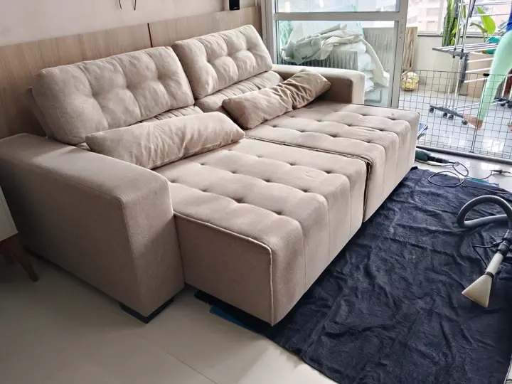 Sofá retrátil de 2 lugares antes da limpeza, Jardim Goiás