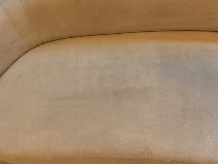 Sofá de 3 lugares com chaise depois da limpeza, Goiânia 2